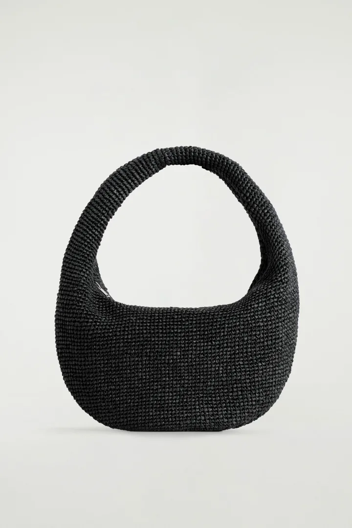 COS default image 0 of 블랙 in 커브드 숄더백 - 스트로