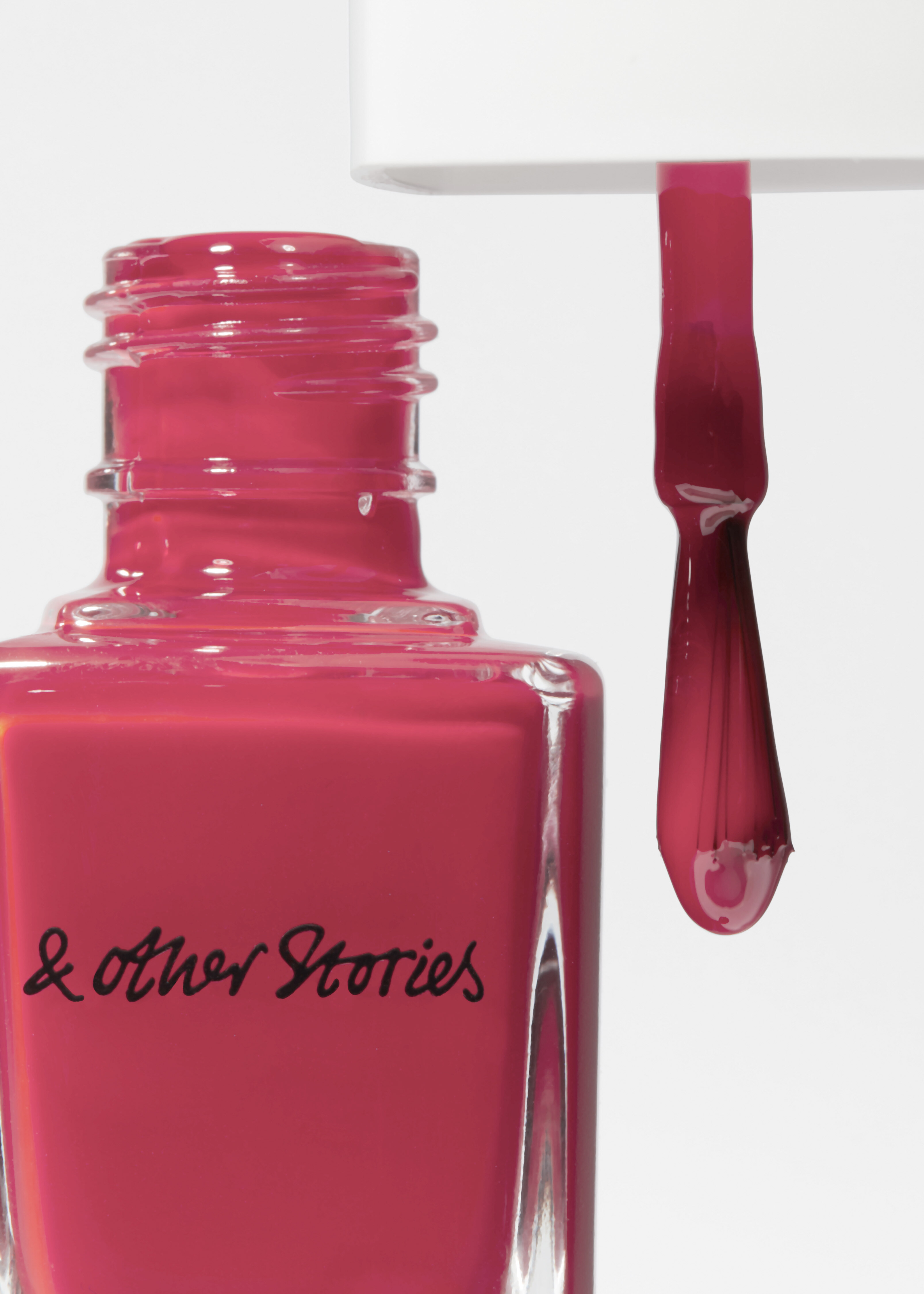 앤아더스토리즈 네일 컬러의 오드 핑크컬러 Product입니다.