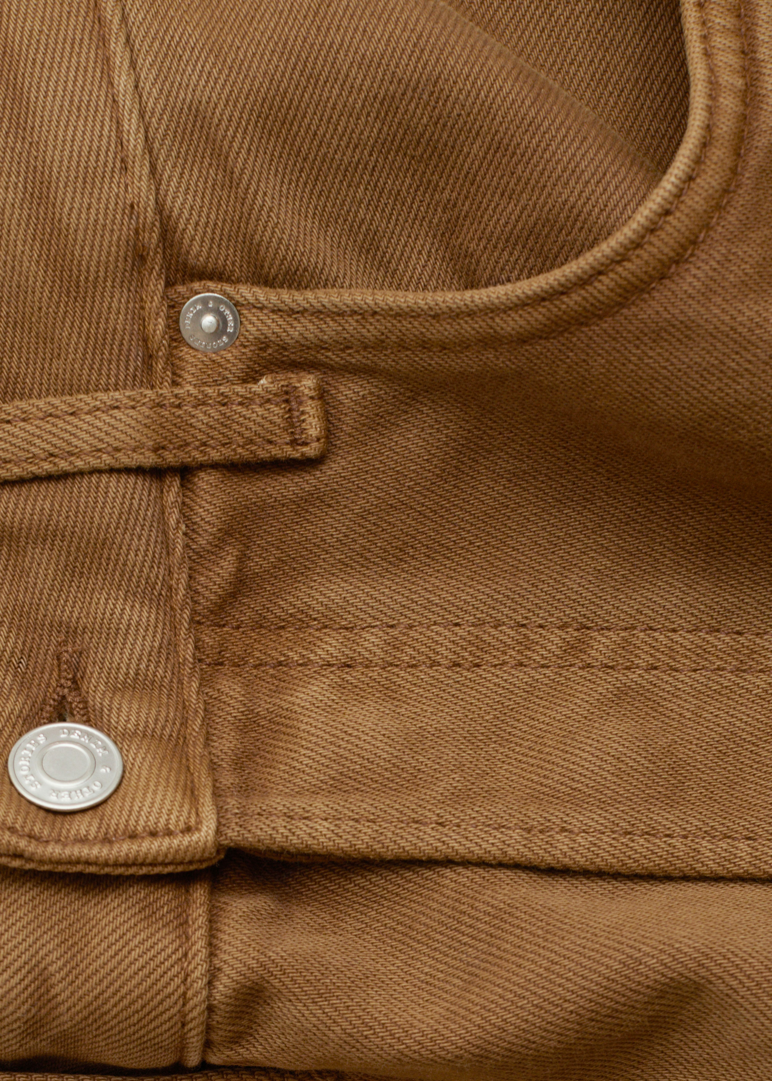 앤아더스토리즈 배럴 레그 진의 러스트 브라운컬러 Detail입니다.