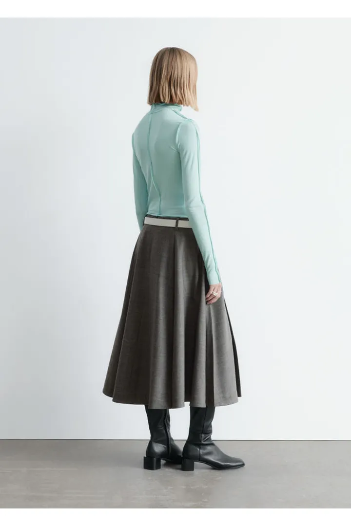 앤아더스토리즈 롱 슬리브 터틀넥 탑의 터쿼이즈컬러 ECOMLook입니다.