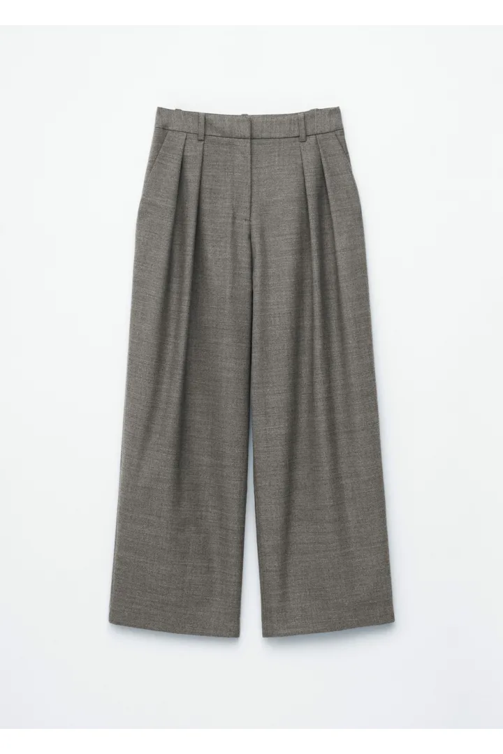 앤아더스토리즈 울 블렌드 테일러드 트라우저의 다크 그레이컬러 Product입니다.