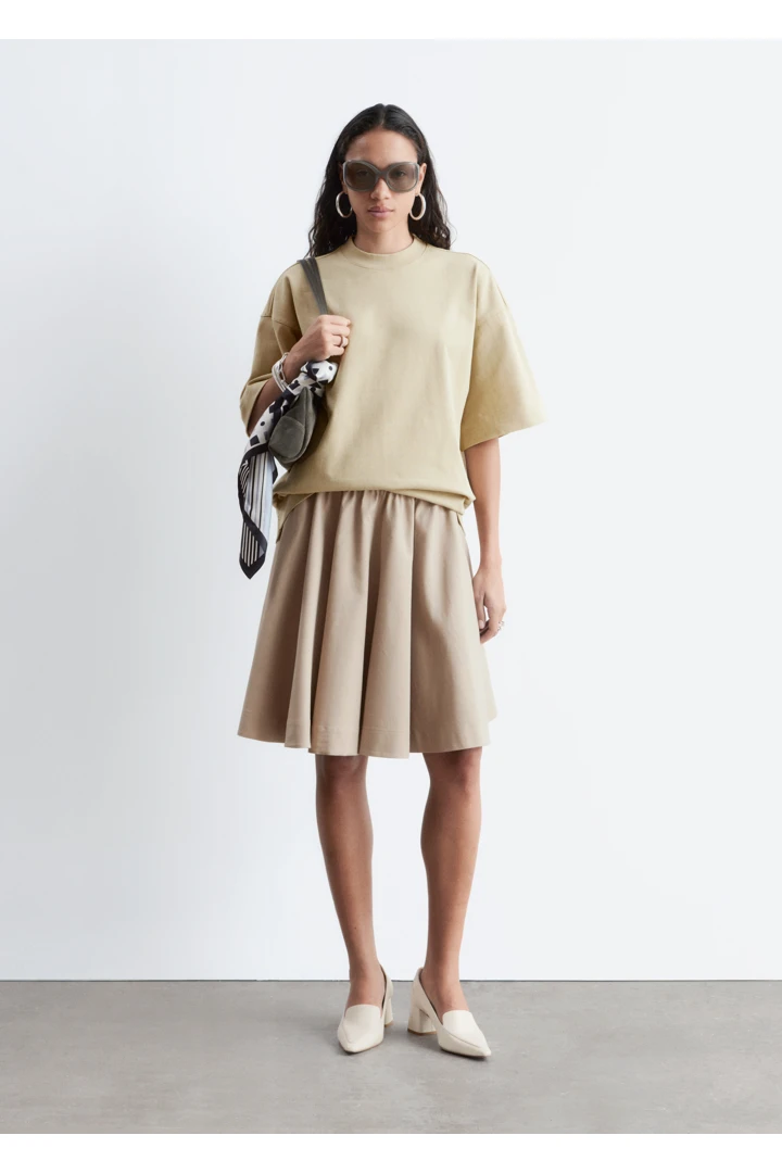 앤아더스토리즈 레더 로퍼 펌프스의 크림컬러 Detail입니다.