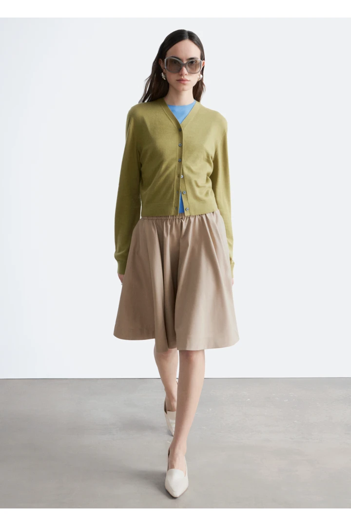 앤아더스토리즈 레더 로퍼 펌프스의 크림컬러 Detail입니다.