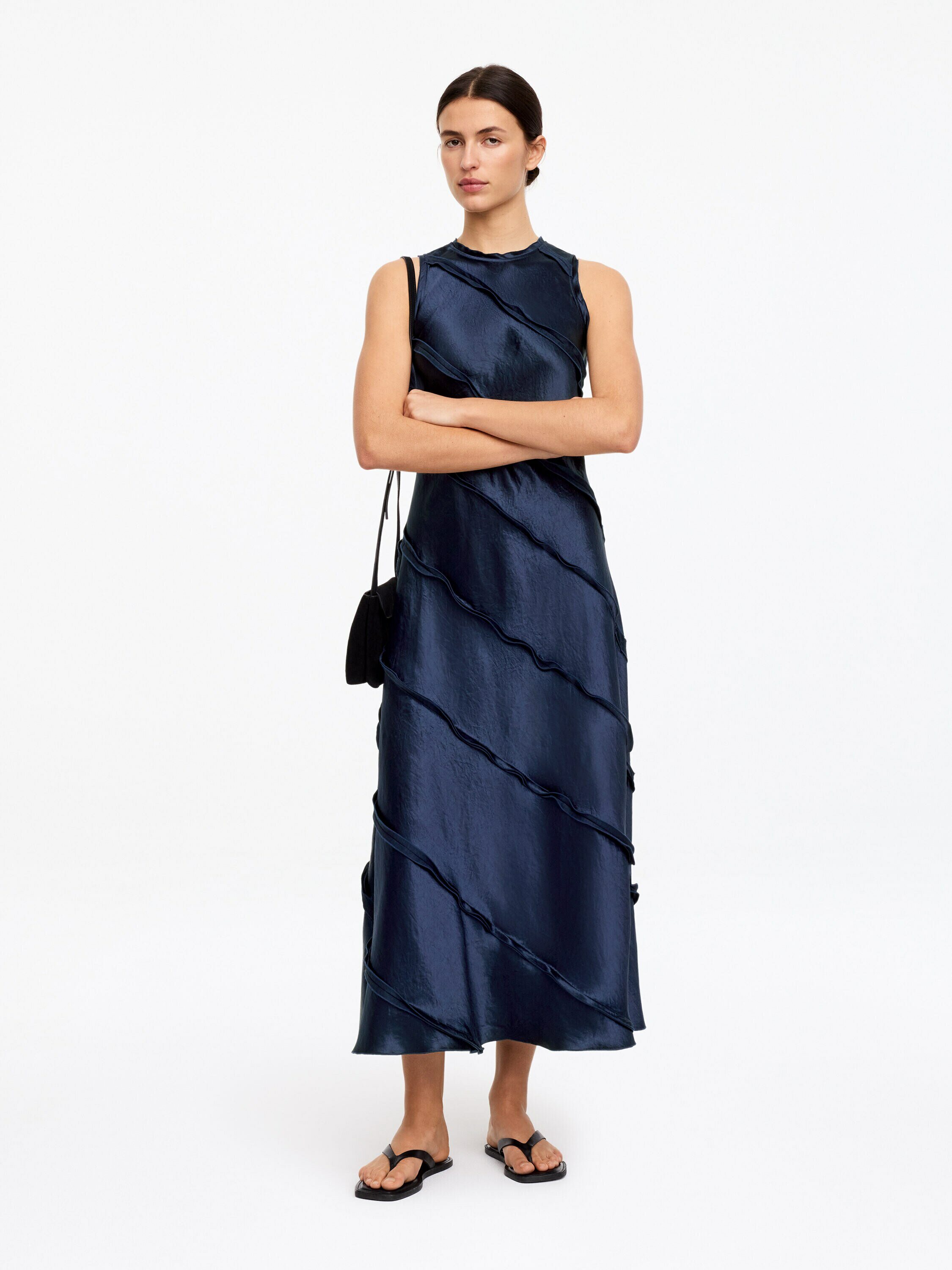 프릴 새틴 드레스