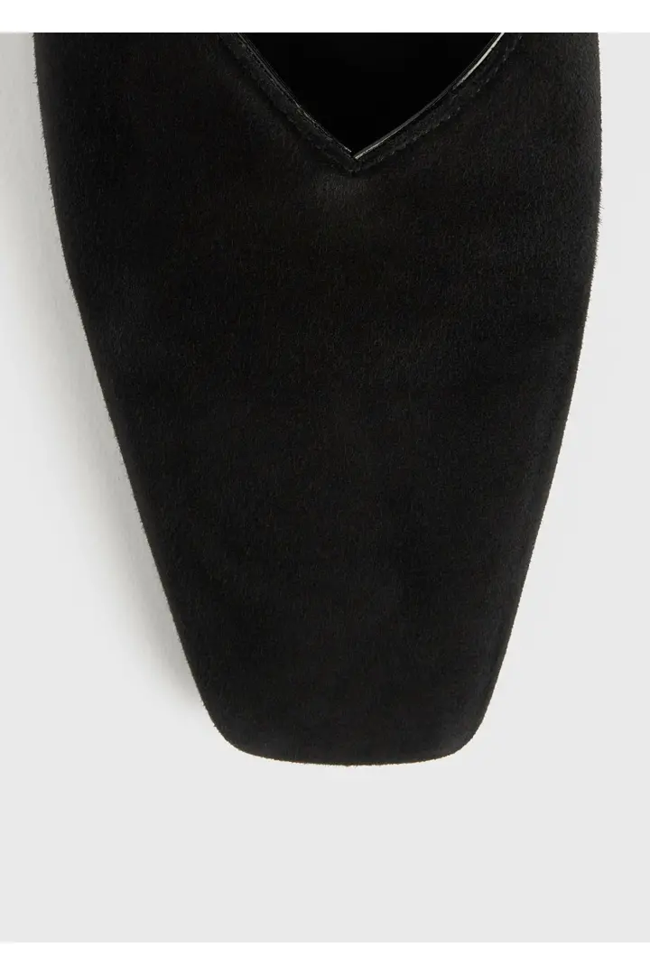 TOTEME 디 에브리데이 플랫 블랙의 블랙컬러 3번쨰 이미지입니다.