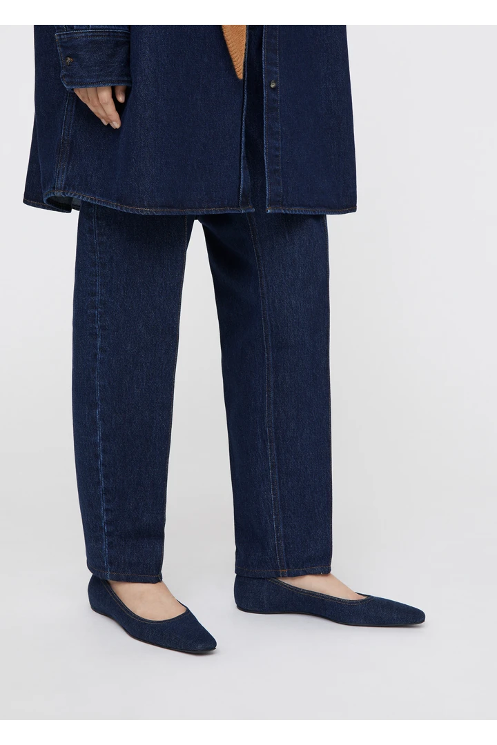 TOTEME 더 데님 발레리나의 다크 인디고컬러 0번쨰 이미지입니다.