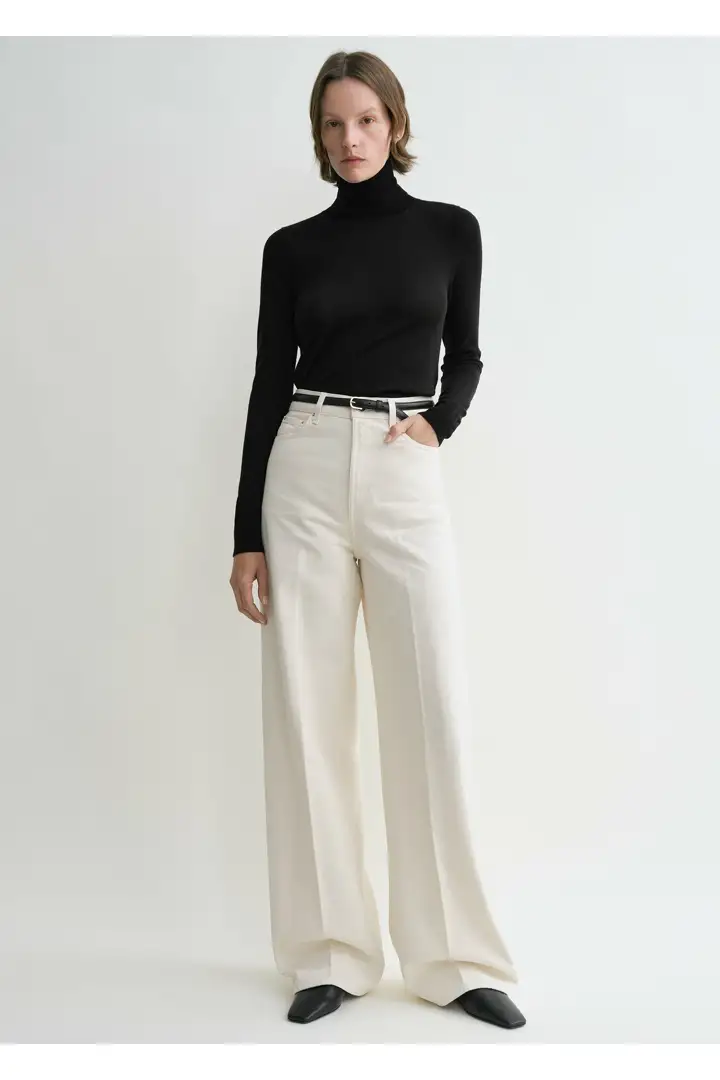 TOTEME default image 4 of 에크루 in 와이드 레그 데님 에크루