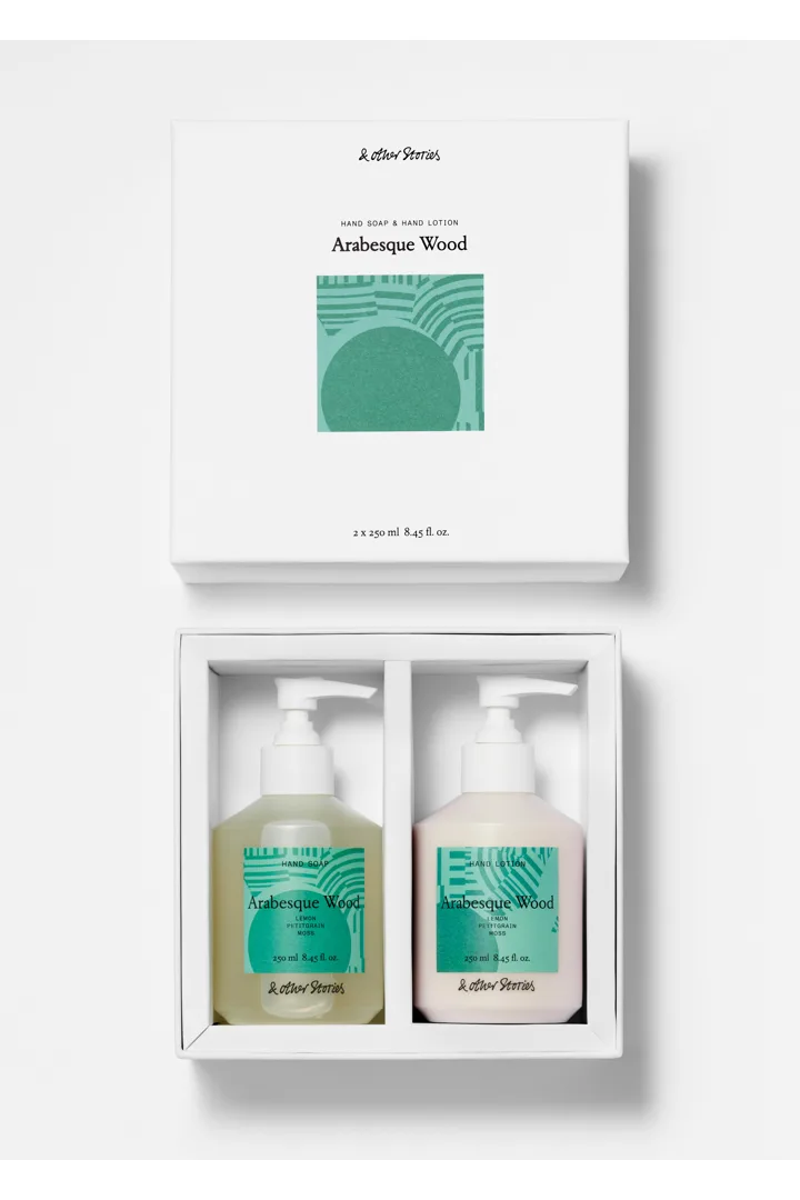 앤아더스토리즈 아라베스크 우드 핸드 솝 & 핸드 로션 세트의 아라베스크 우드컬러 Product입니다.