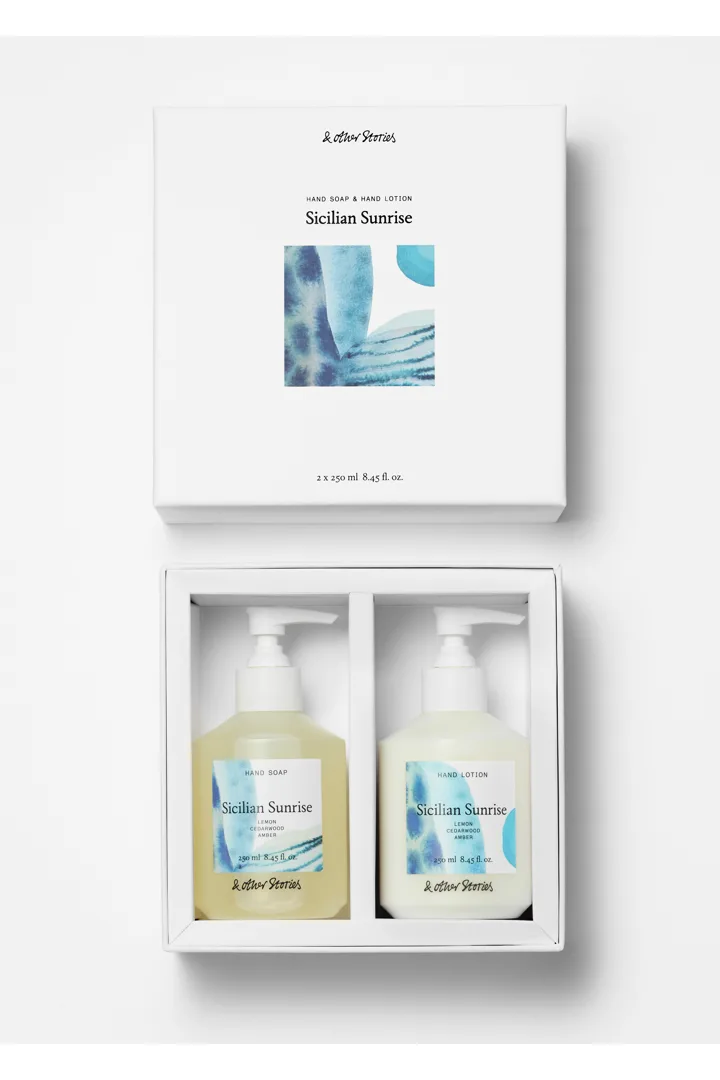 앤아더스토리즈 시실리안 선라이즈 핸드 솝 & 핸드 로션 세트의 시실리안 선라이즈컬러 Product입니다.