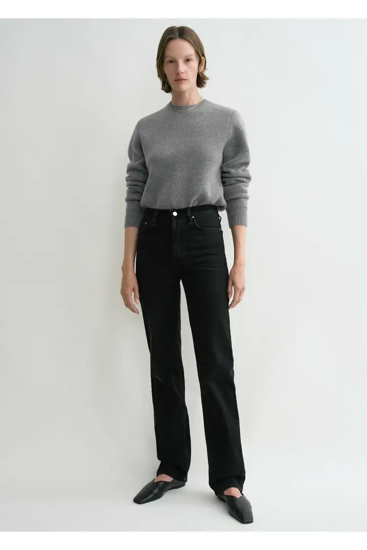 TOTEME 클래식 컷 데님 풀 렝스 페이드 블랙의 페이드 블랙컬러 0번쨰 이미지입니다.