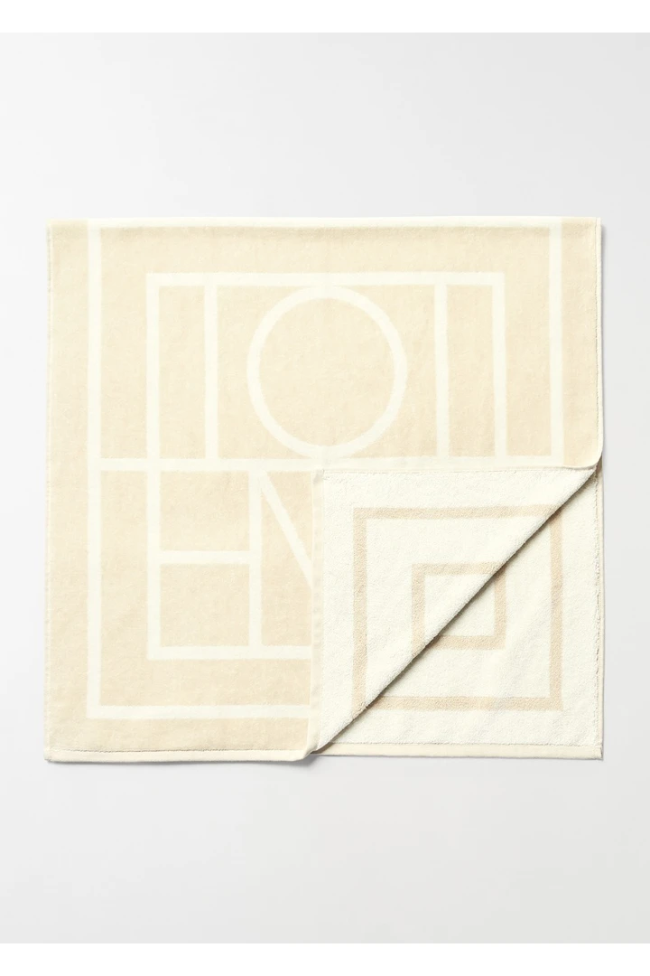 TOTEME 자카드 타월 샌드의 샌드/아이보리컬러 2번쨰 이미지입니다.
