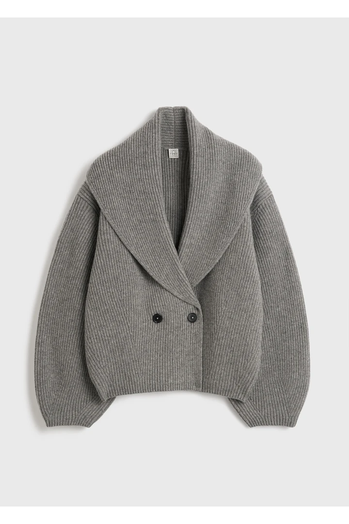 TOTEME 숄 라펠 가디건 미드 그레이의 미드 그레이컬러 4번쨰 이미지입니다.