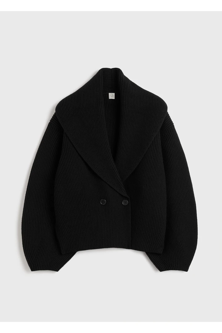 TOTEME 숄 라펠 가디건 블랙의 블랙컬러 4번쨰 이미지입니다.