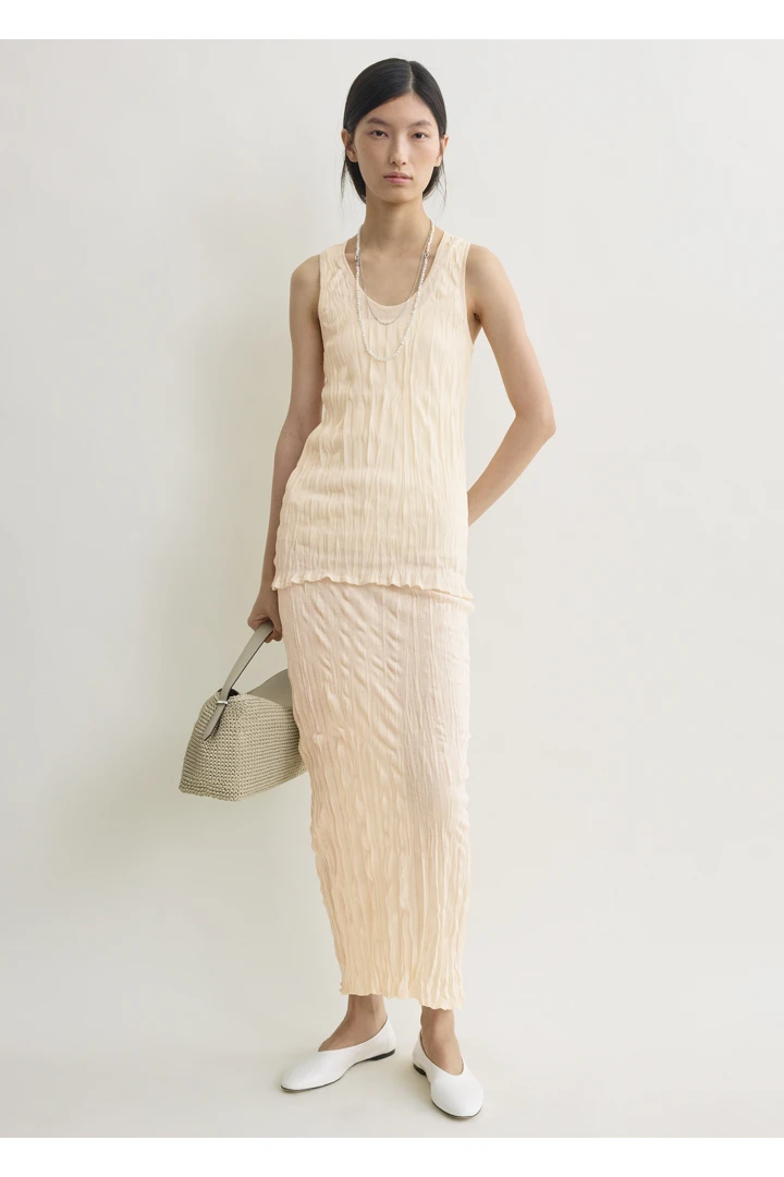 TOTEME default image 2 of 핑크 in 크링클드 니트 탱크탑 페일 에이프리컷