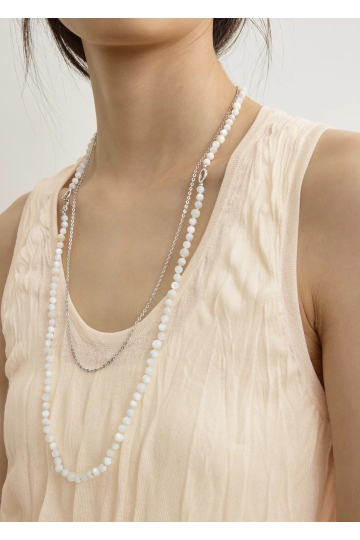 TOTEME 크링클드 니트 탱크탑 페일 에이프리컷의 페일 에이프리컷컬러 3번쨰 이미지입니다.