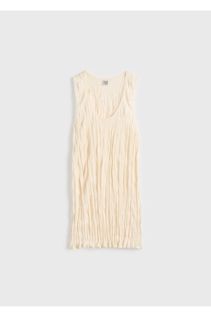 TOTEME 크링클드 니트 탱크탑 페일 에이프리컷의 페일 에이프리컷컬러 4번쨰 이미지입니다.