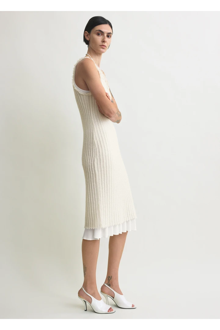 TOTEME 모헤어 니트 탱크탑 드레스 오프 화이트의 오프 화이트컬러 1번쨰 이미지입니다.