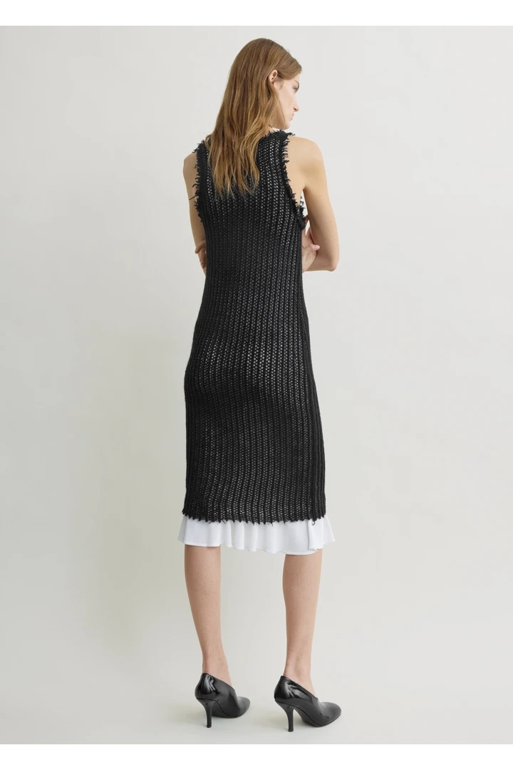 TOTEME 모헤어 니트 탱크탑 드레스 블랙의 블랙컬러 2번쨰 이미지입니다.