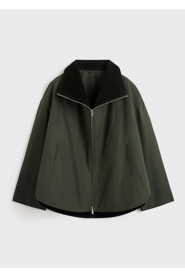 TOTEME 지퍼 컨트리 재킷 포레스트의 포레스트컬러 6번쨰 이미지입니다.