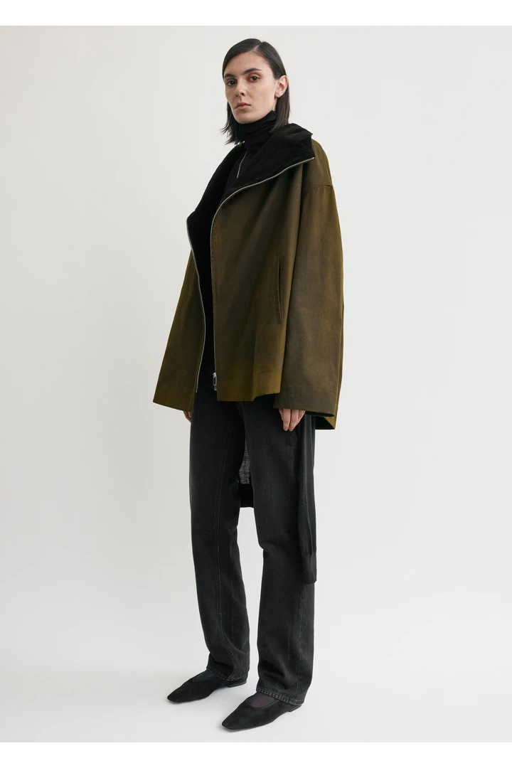 TOTEME 지퍼 컨트리 재킷 바크의 바크컬러 1번쨰 이미지입니다.