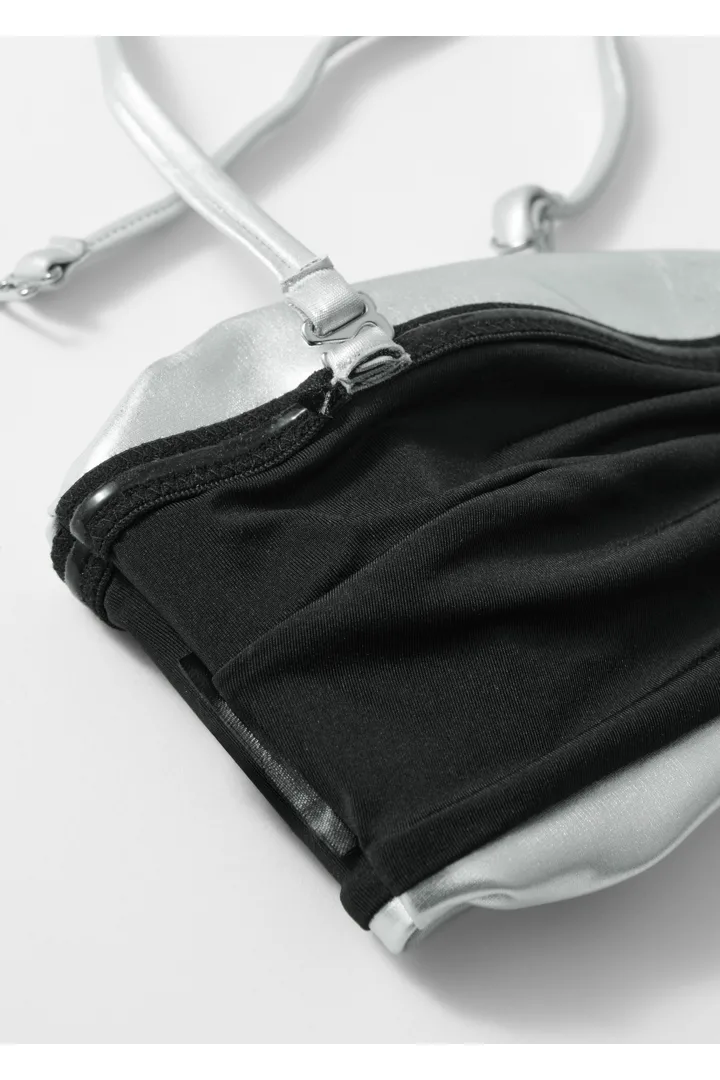 앤아더스토리즈 루시드 비키니 탑의 실버컬러 Detail입니다.