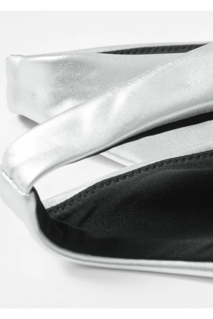 앤아더스토리즈 로우 라이즈 비키니 브리프의 실버컬러 Detail입니다.