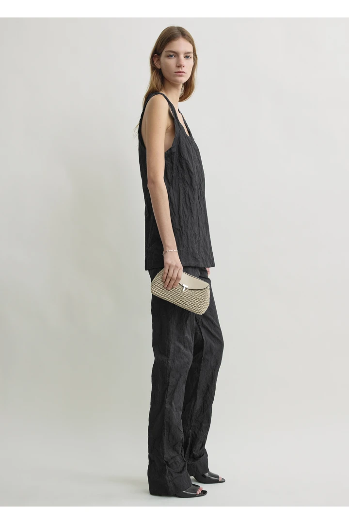 TOTEME 미니 티-락 우븐 레더 클러치 폰의 폰컬러 1번쨰 이미지입니다.