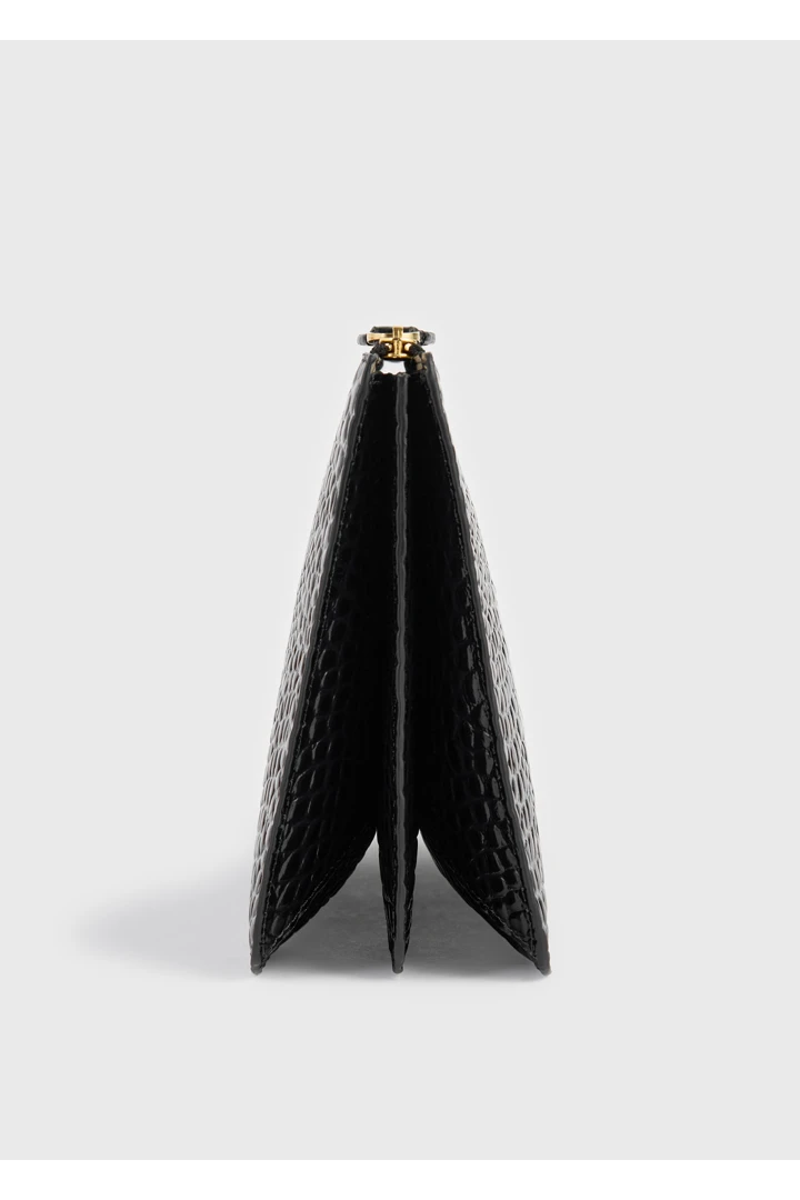 TOTEME 쓰리폴드 크로커 엠보스드 클러치 블랙의 블랙컬러 6번쨰 이미지입니다.