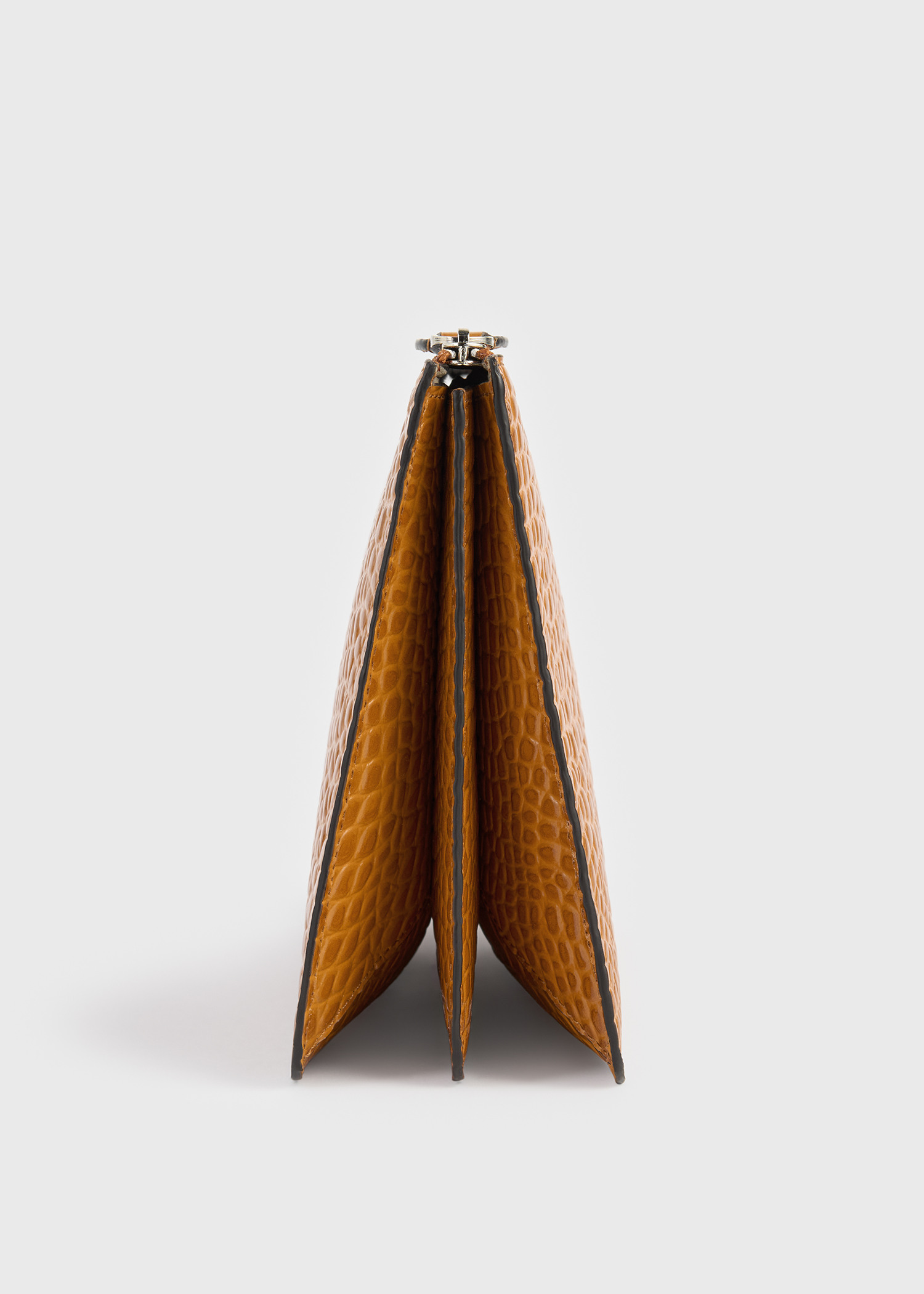 TOTEME 쓰리폴드 크로커 엠보스드 클러치 탠저린의 탠저린컬러 6번쨰 이미지입니다.