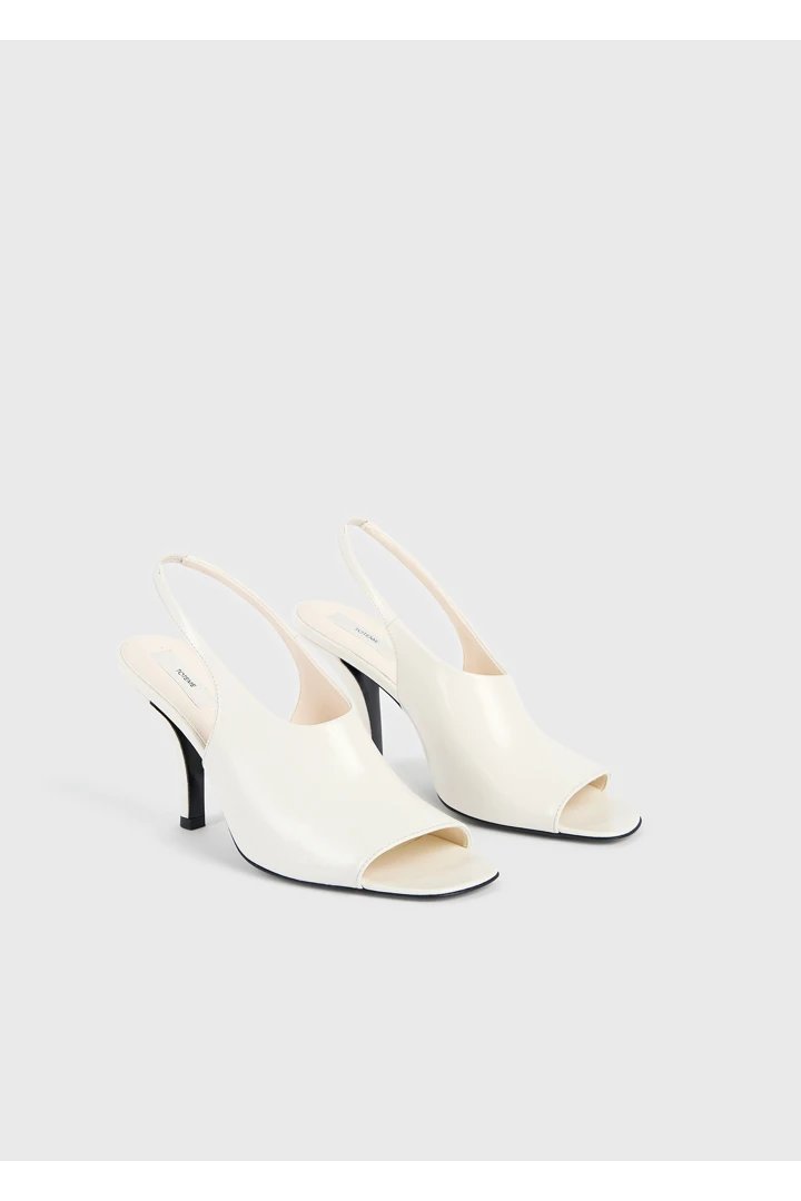 TOTEME 컨투어 나플락 슬링백 오프 화이트의 오프 화이트컬러 3번쨰 이미지입니다.