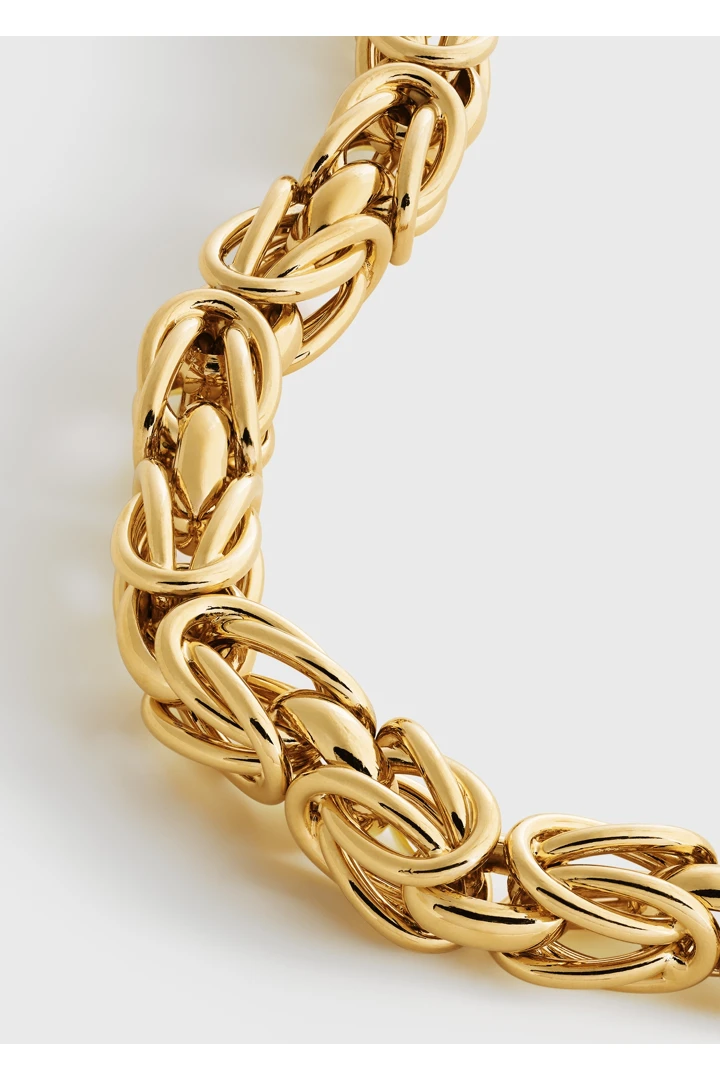 TOTEME 비잔틴 브레이슬릿 골드의 골드컬러 4번쨰 이미지입니다.