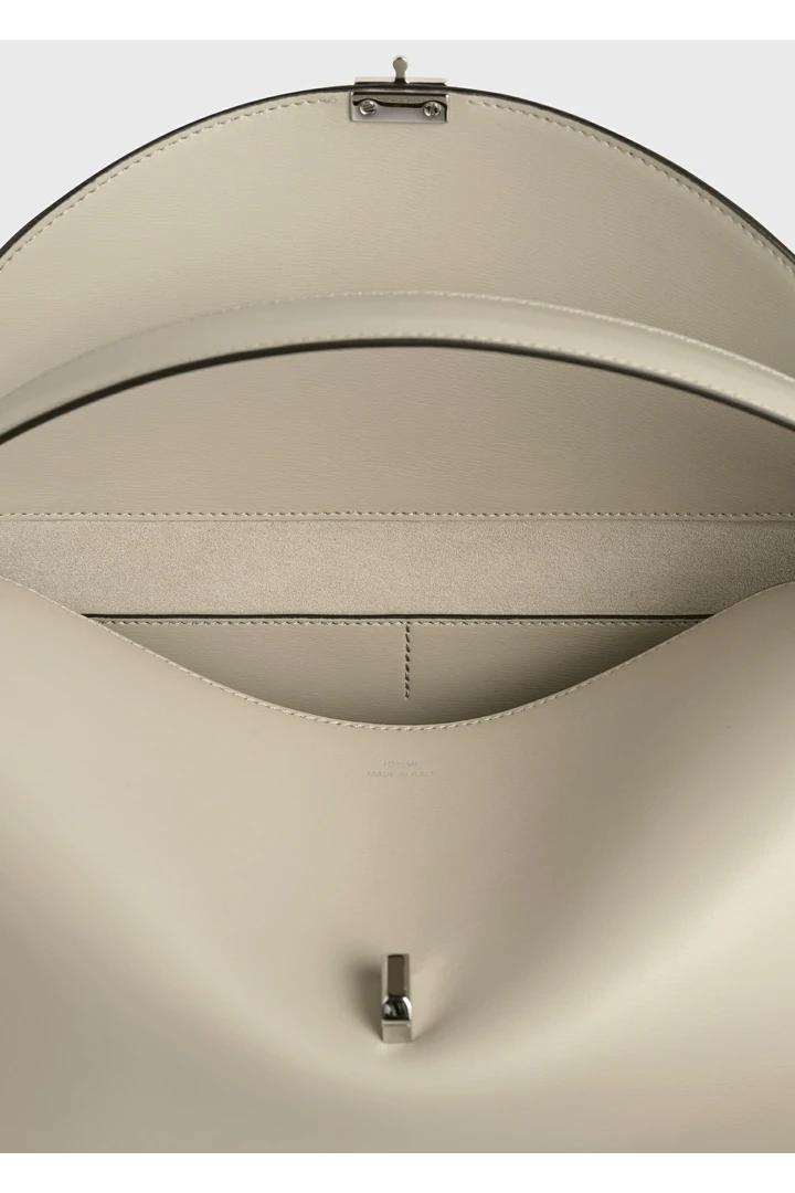 TOTEME 티-락 탑 핸들 폰의 폰컬러 3번쨰 이미지입니다.