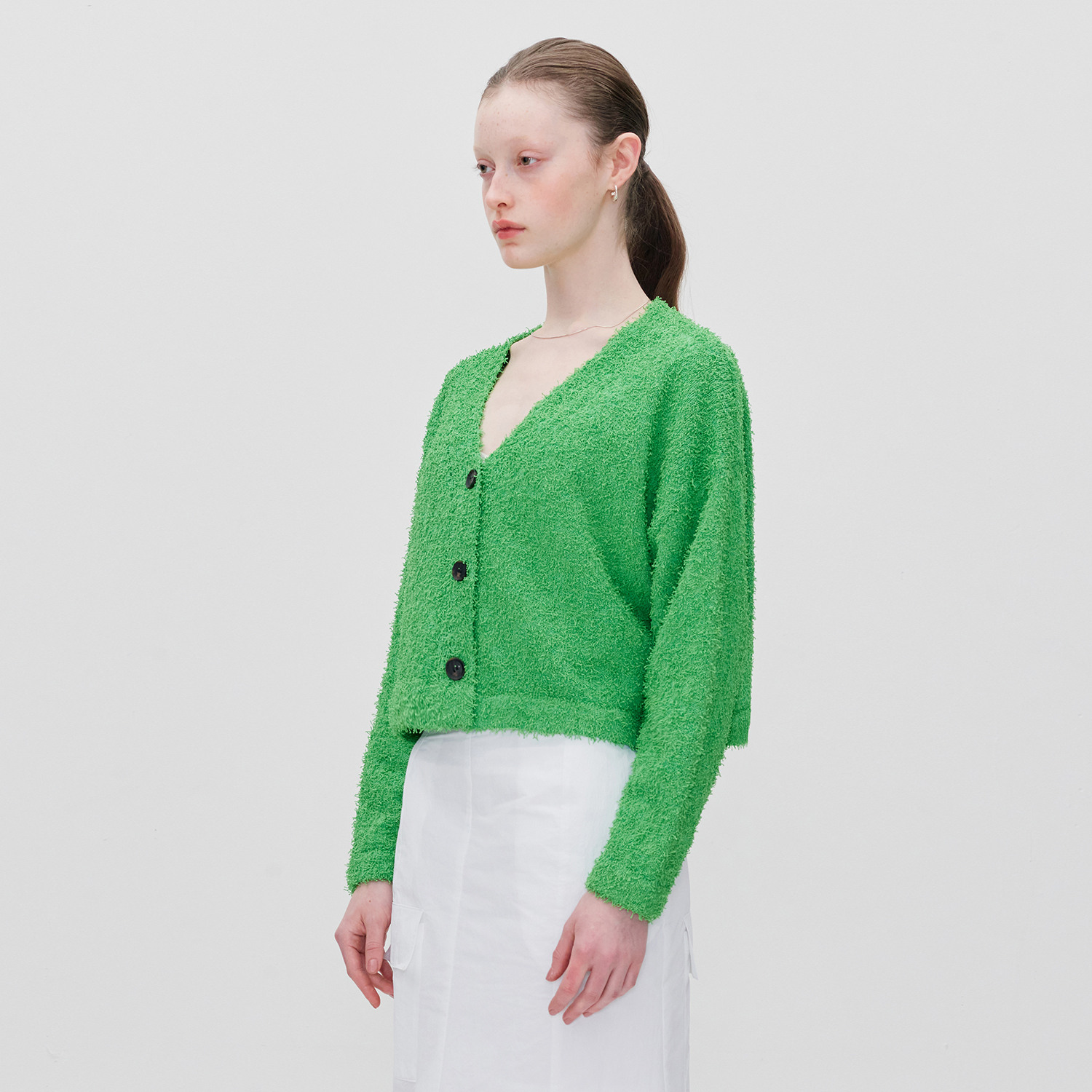 리이 [현대백화점] [KB국민카드, H.Point PayKB국민카드6%할인~10/04]BUTTON DOWN FUZZY KNIT CARDIGAN APPLE GREEN +할인쿠폰