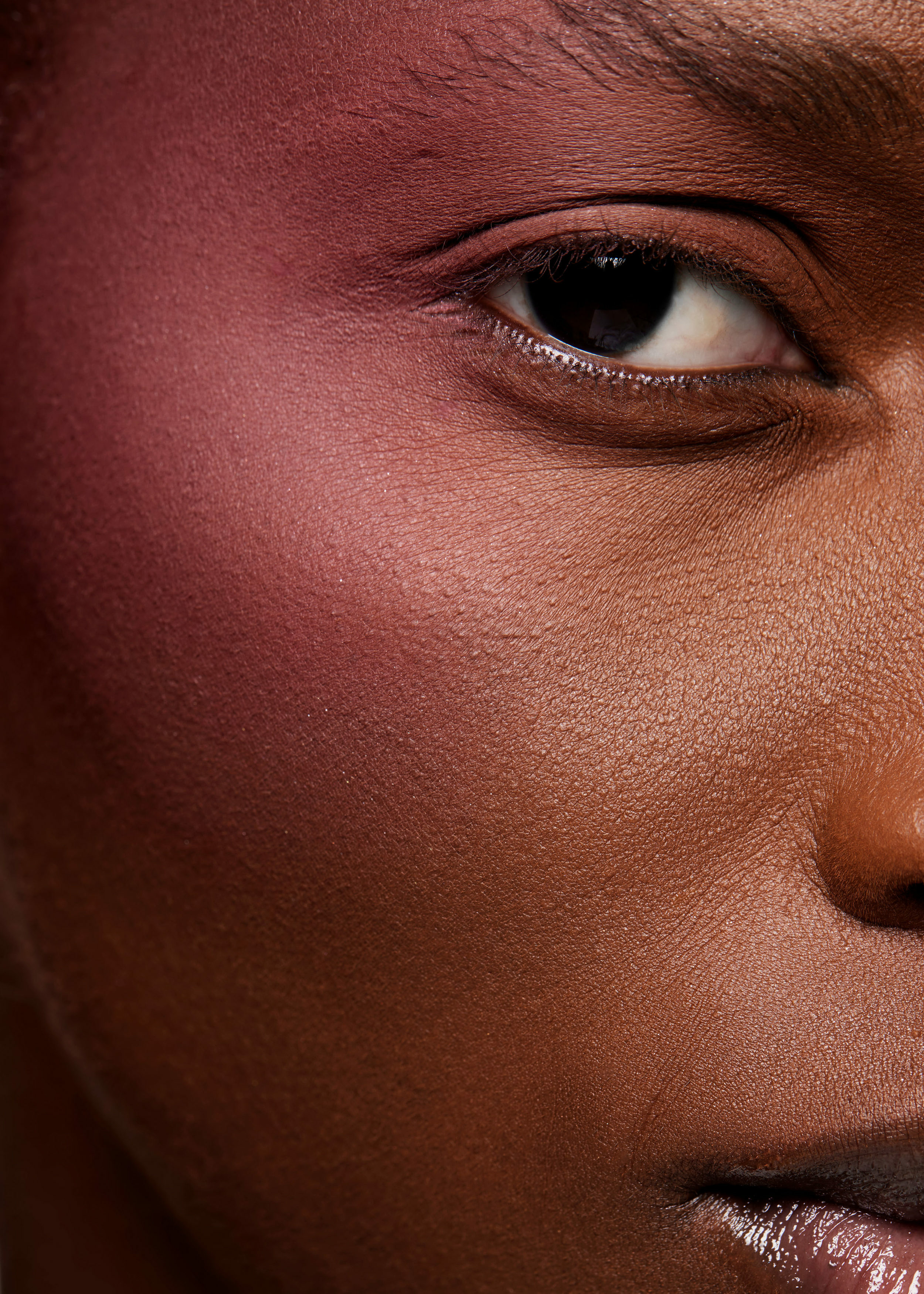 앤아더스토리즈 파우더 블러시의 블로썸 아웃컬러 ECOMLook입니다.