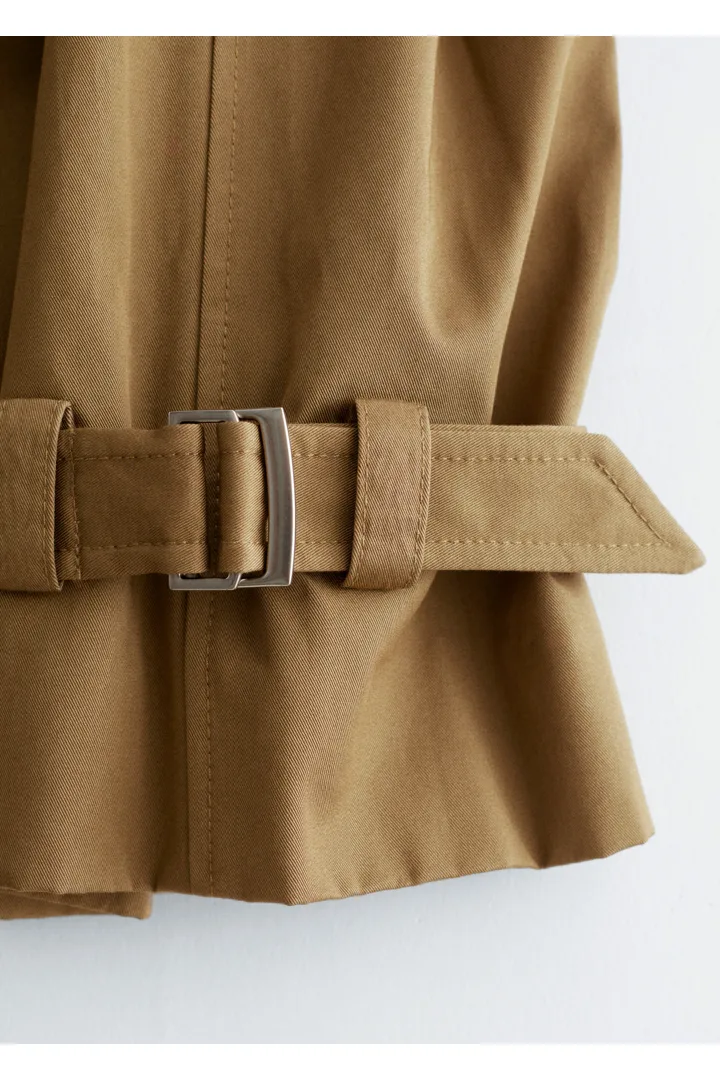 앤아더스토리즈 벨티드 카 코트의 미디엄 브라운컬러 Detail입니다.