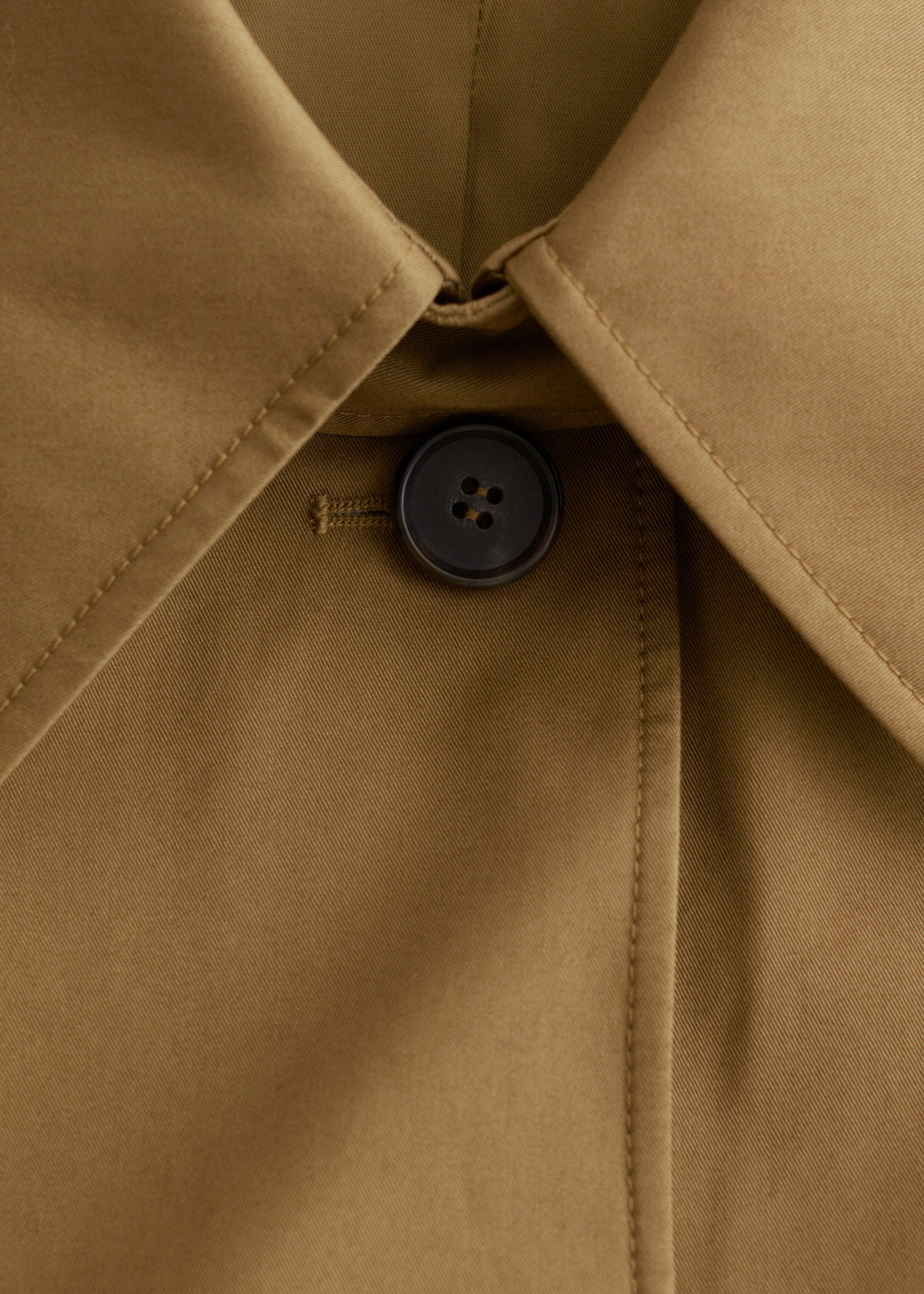 앤아더스토리즈 벨티드 카 코트의 미디엄 브라운컬러 Detail입니다.