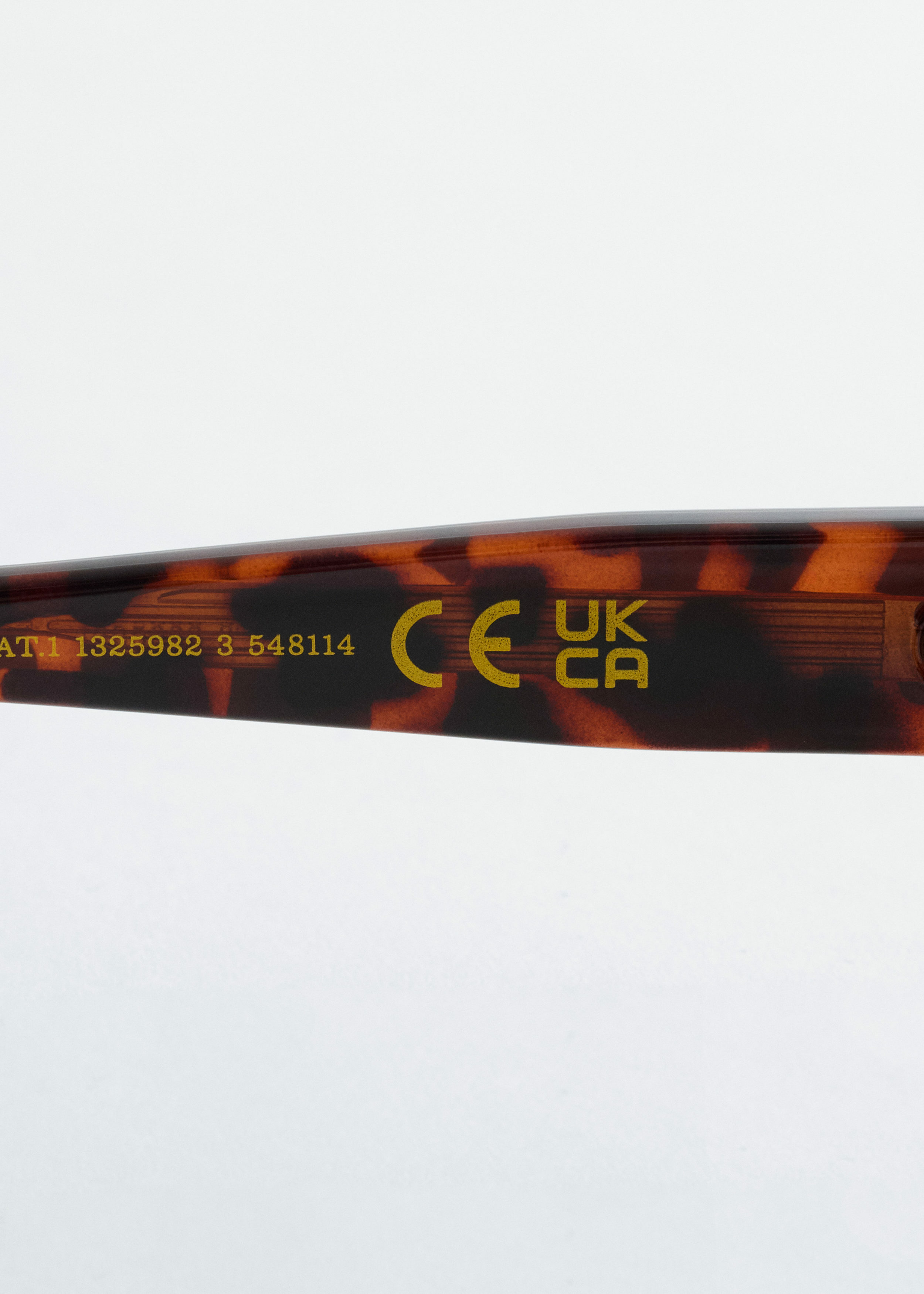 앤아더스토리즈 볼드 렉탱귤러 선글라스의 브라운/터토이즈컬러 Detail입니다.