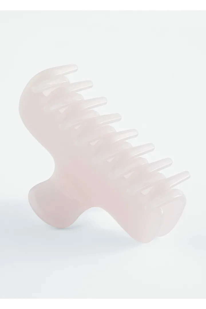 앤아더스토리즈 미디엄 헤어 클로우의 크림컬러 Product입니다.