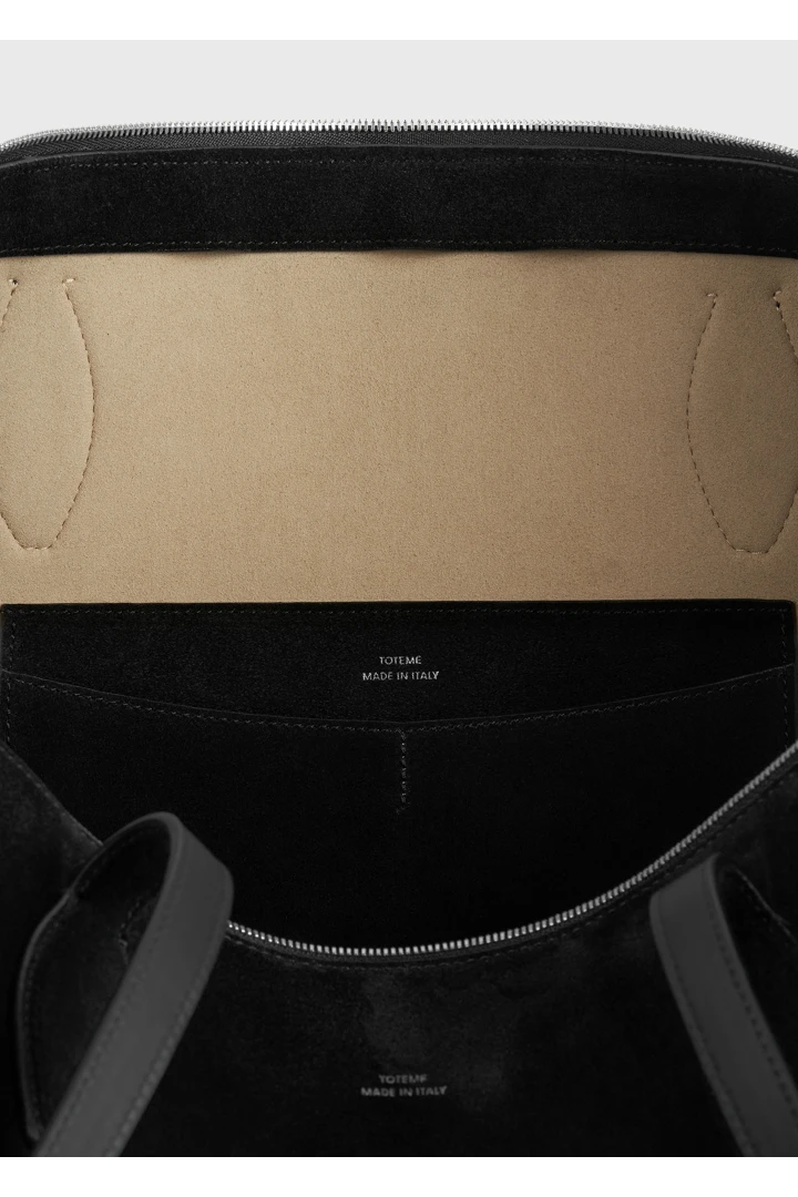 TOTEME 스웨이드 데이 토트백 블랙의 블랙컬러 7번쨰 이미지입니다.