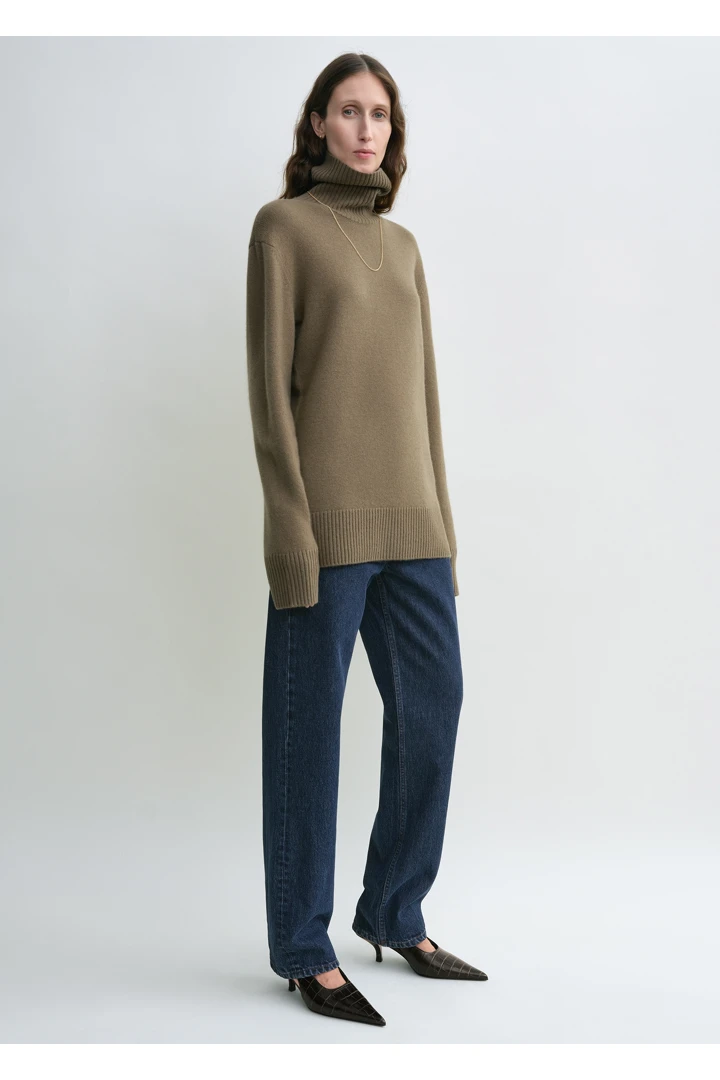 TOTEME 캐시미어 터틀넥 헤이즐의 헤이즐컬러 0번쨰 이미지입니다.