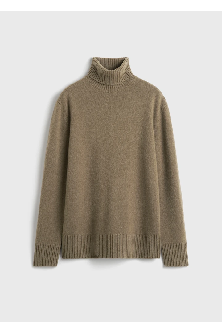 TOTEME 캐시미어 터틀넥 헤이즐의 헤이즐컬러 4번쨰 이미지입니다.