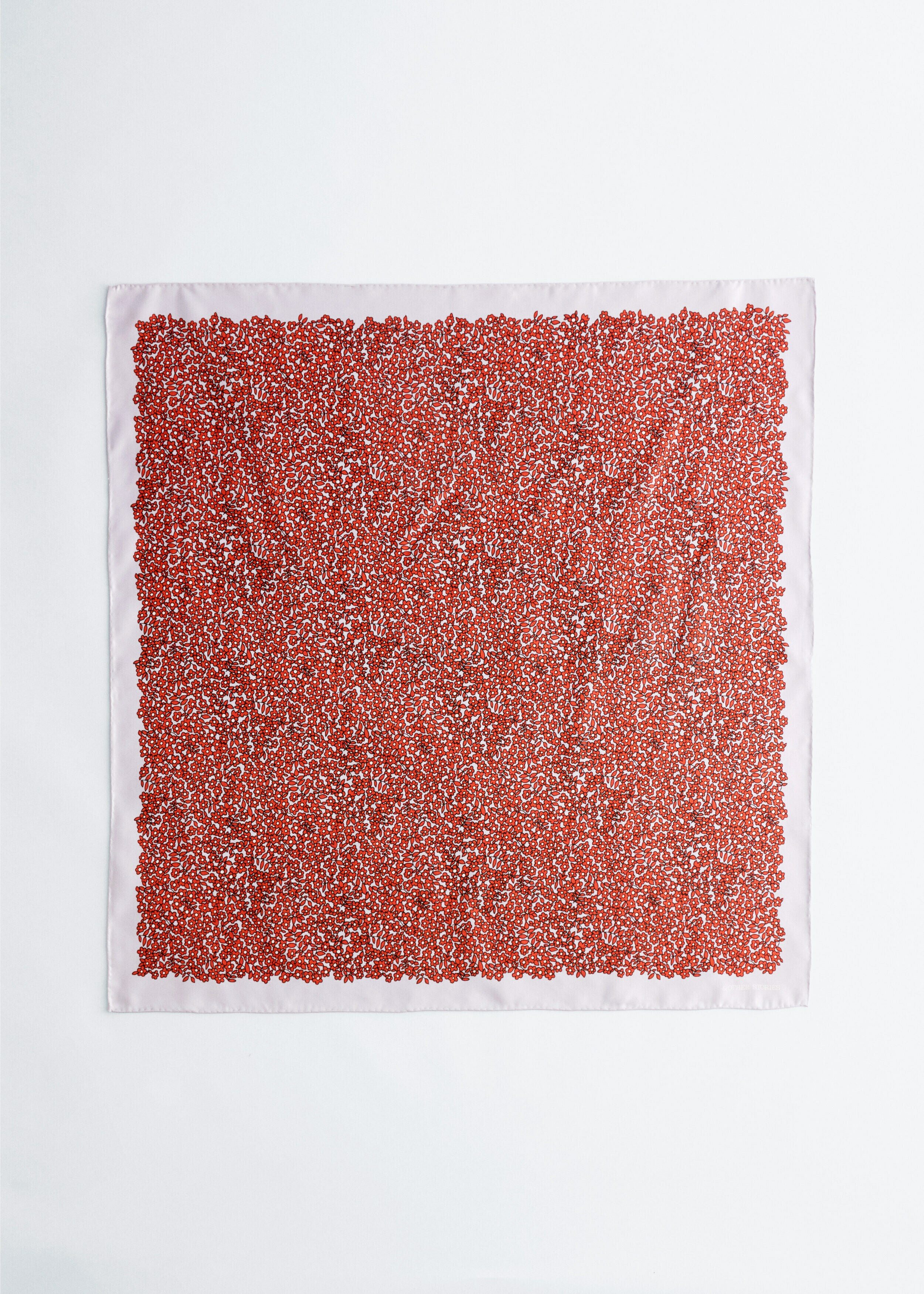 앤아더스토리즈 프린트 실크 스카프의 레드/라일락 플로럴컬러 Product입니다.