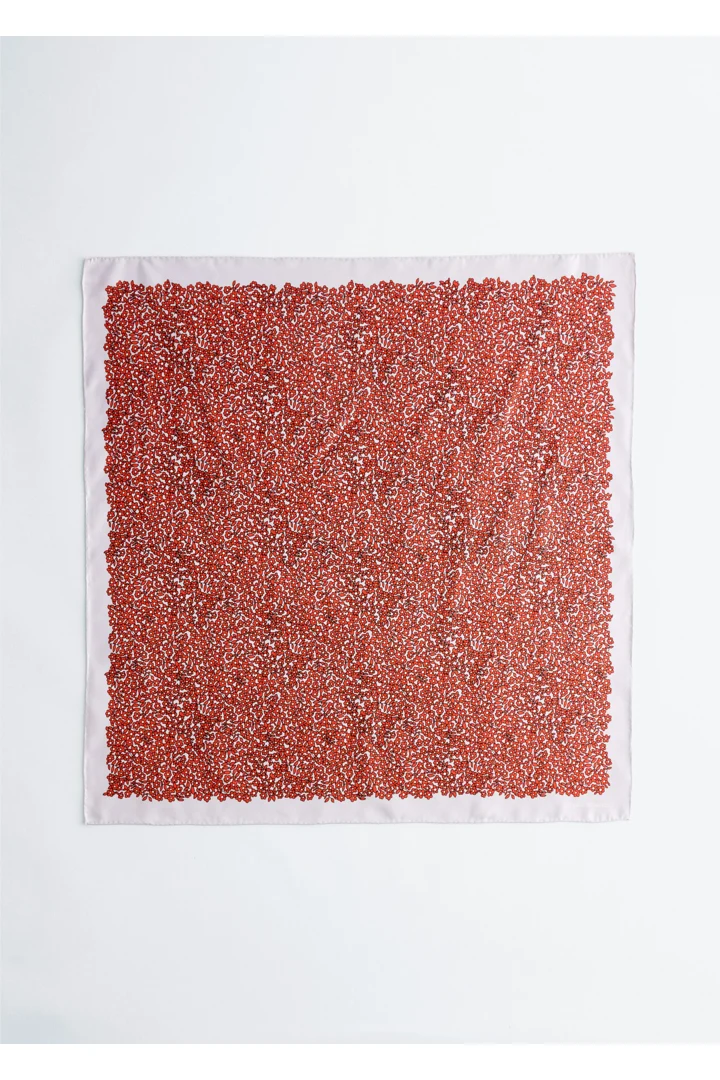 앤아더스토리즈 프린트 실크 스카프의 레드/라일락 플로럴컬러 Product입니다.