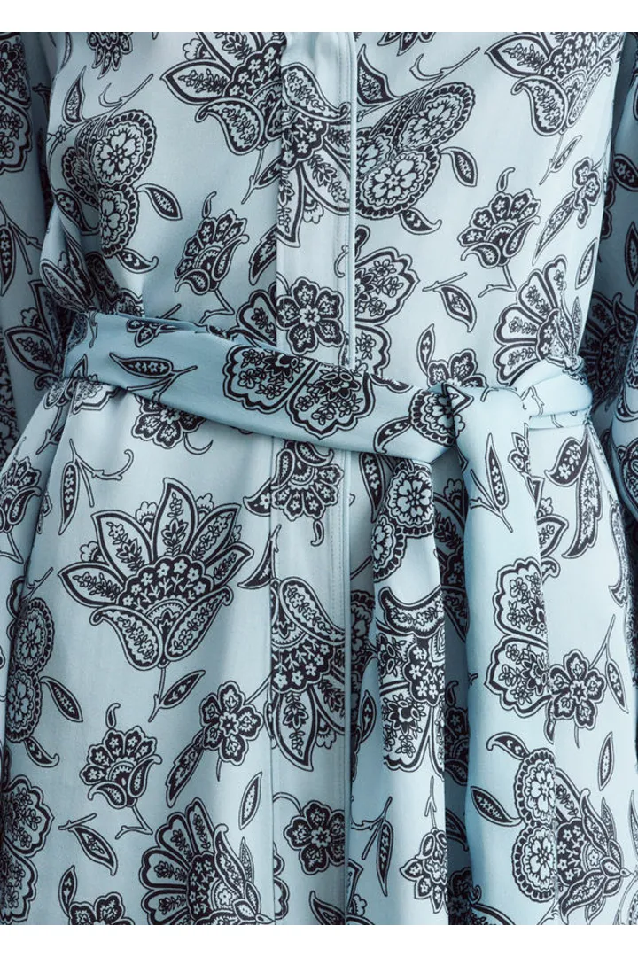 앤아더스토리즈 플로럴 랩 미니 드레스의 라이트 블루-페이즐리 플로럴컬러 ECOMLook입니다.