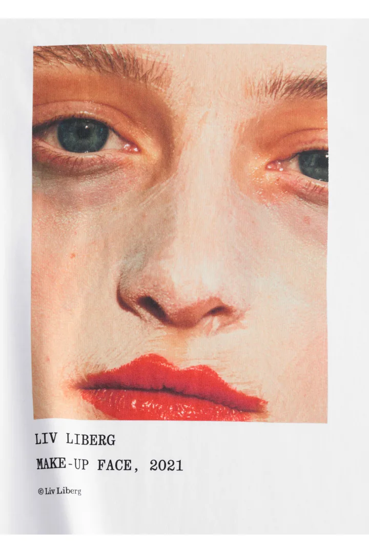 앤아더스토리즈 오버사이즈 프린트 티셔츠의 화이트-포토 프린트컬러 Detail입니다.