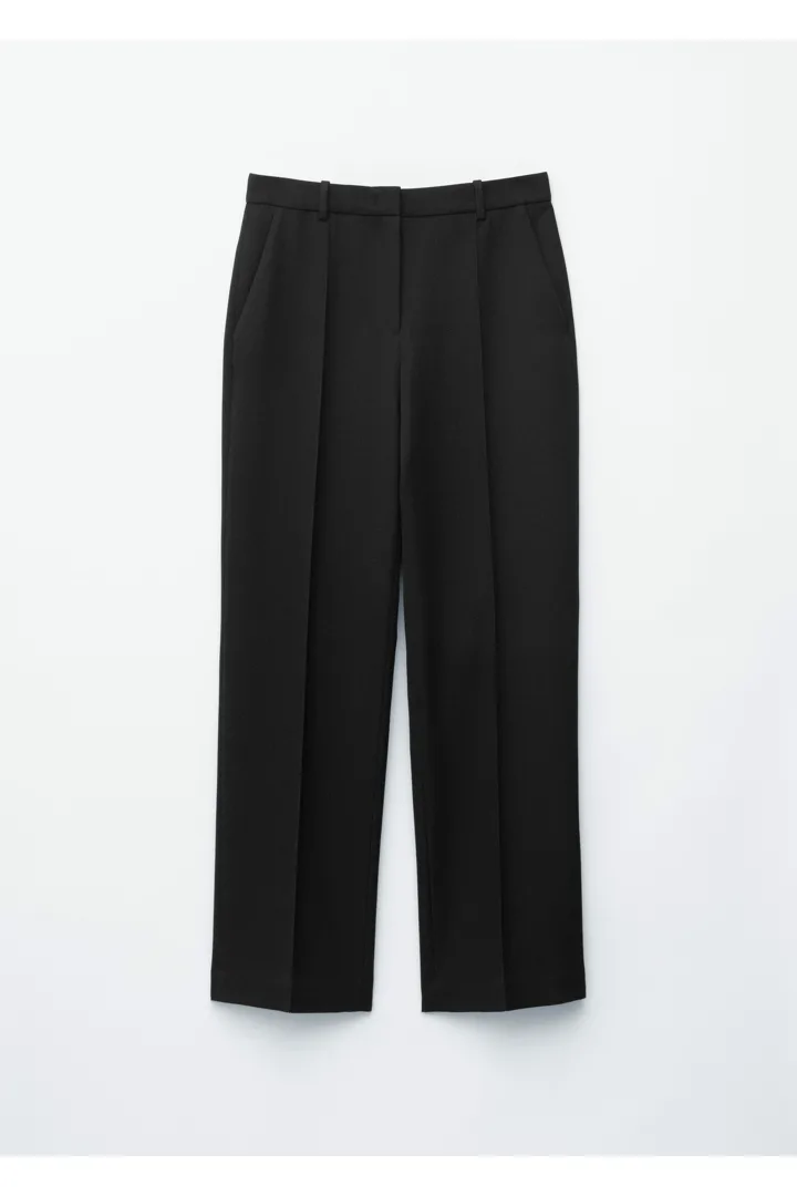 앤아더스토리즈 울 블렌드 테일러드 트라우저의 블랙컬러 Product입니다.