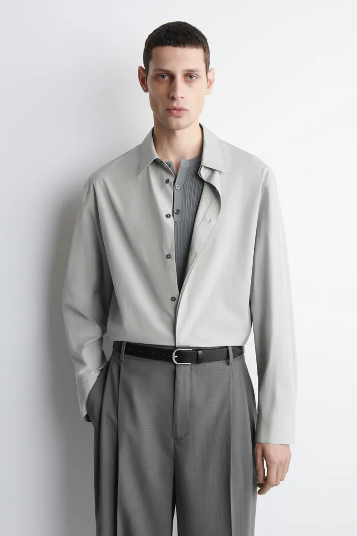 COS default image 26 of 그레이 in 테일러드 코튼 포플린 셔츠