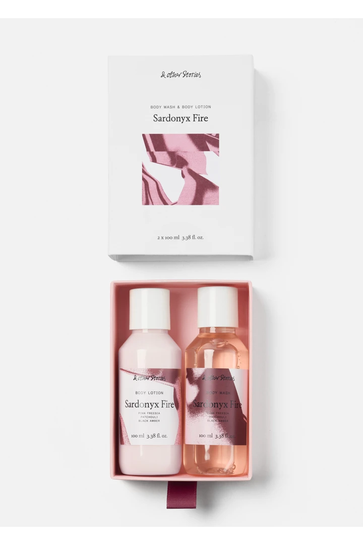 앤아더스토리즈 사도닉스 파이어 바디 워시 & 바디 로션 미니 키트의 사도닉스 파이어컬러 Product입니다.