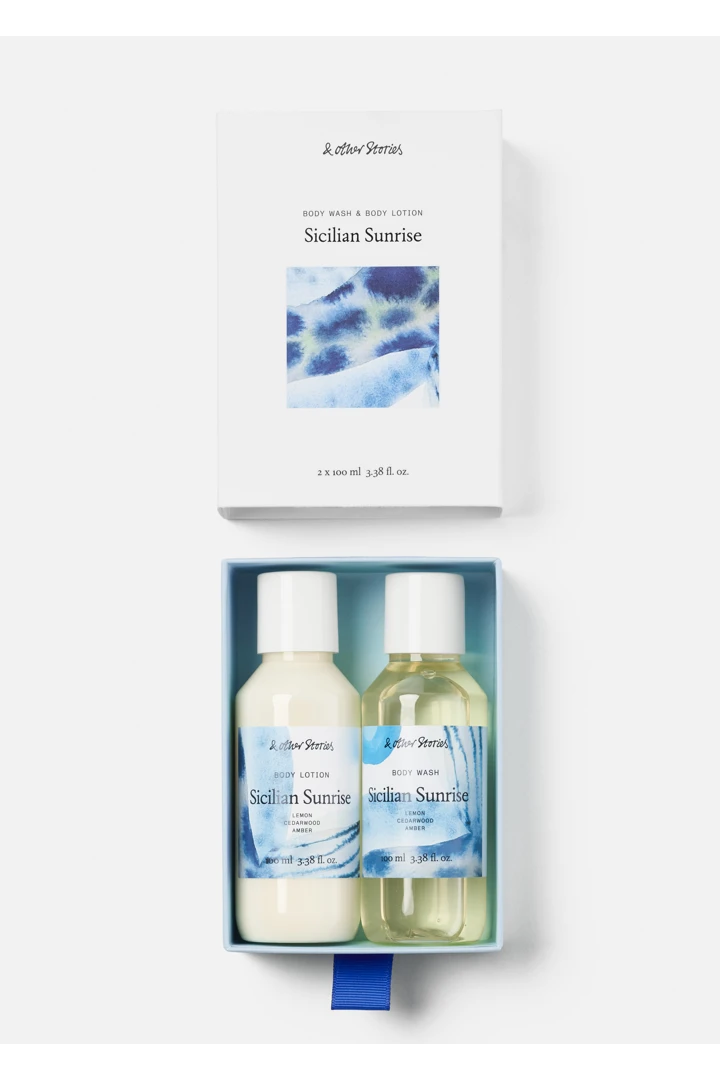 앤아더스토리즈 시실리안 선라이즈 바디 워시 & 바디 로션 미니 키트의 시실리안 선라이즈컬러 Product입니다.