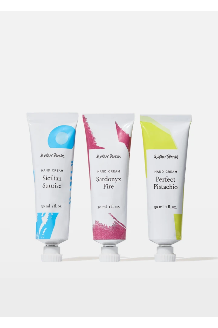 앤아더스토리즈 핸드 크림 트리오 키트의 블루, 레드, 옐로우컬러 Product입니다.
